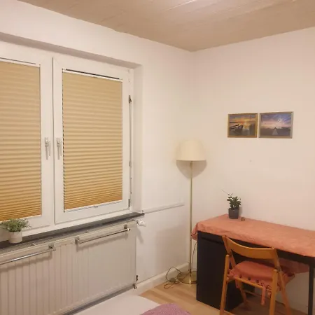 Privaterooms And Hostel Oberhausen  Exterior photo